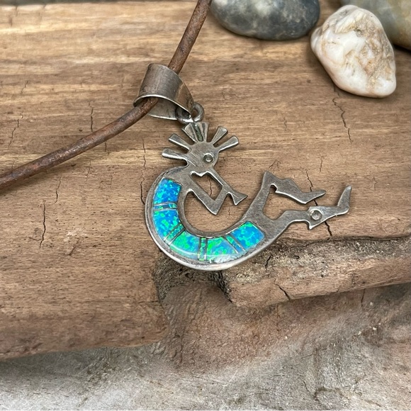 Vintage Kokopelli Native American Fetish Pendant in Sterling & Blue Fire Opal - Picture 12 of 12
